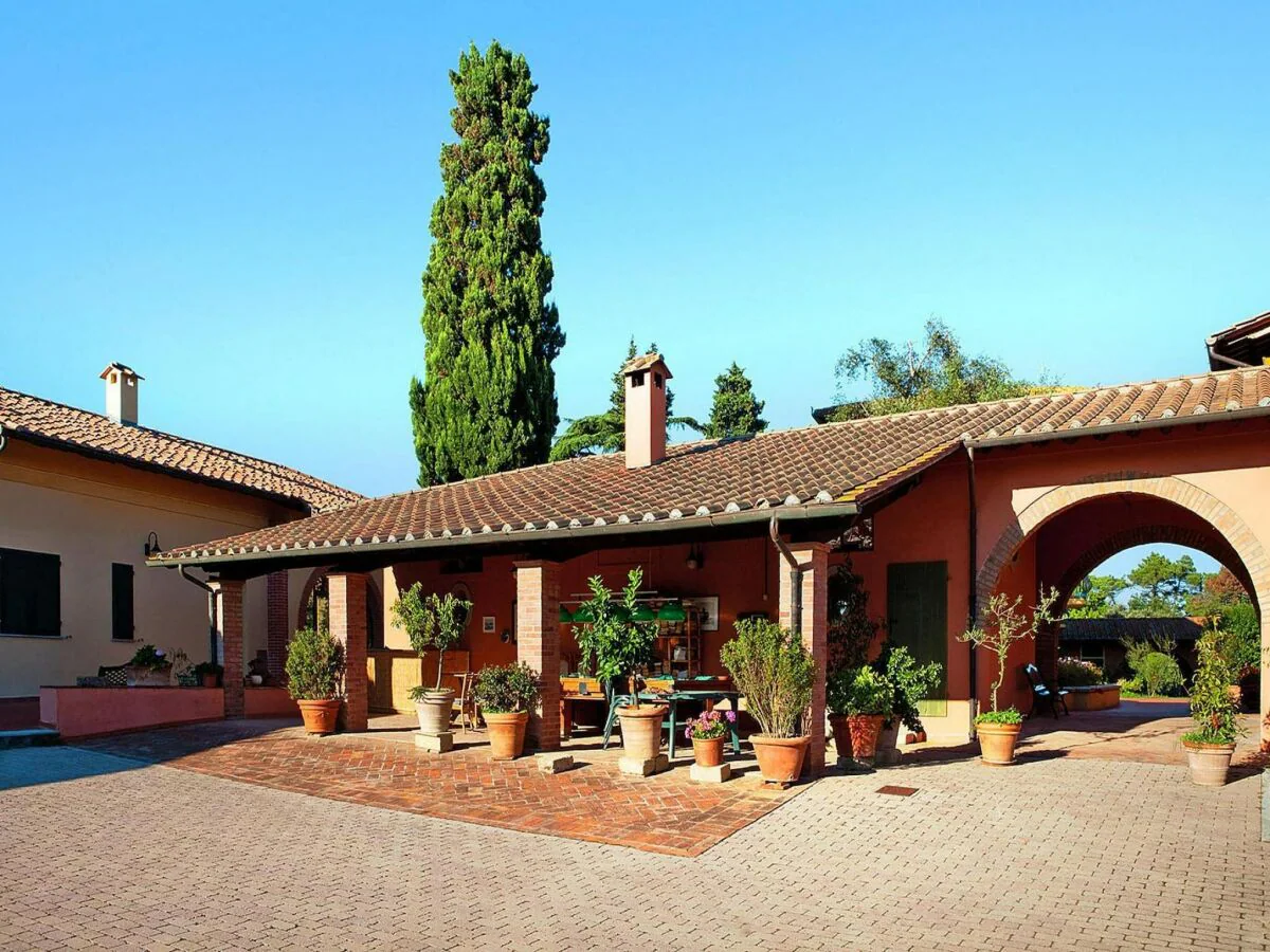 Holiday park Wohnung in Vinci mit Pool & Wellness - Outdoor photo 3