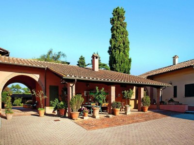 Holiday park Wohnung in Vinci mit Pool & Wellness - Outdoor photo 14