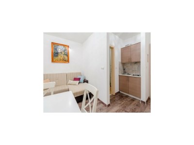 Apartment Apartments Villa Kameja - One Bedroom Apartment with Balcony and Nature Reserve View (Zeleni) - Features photo 9