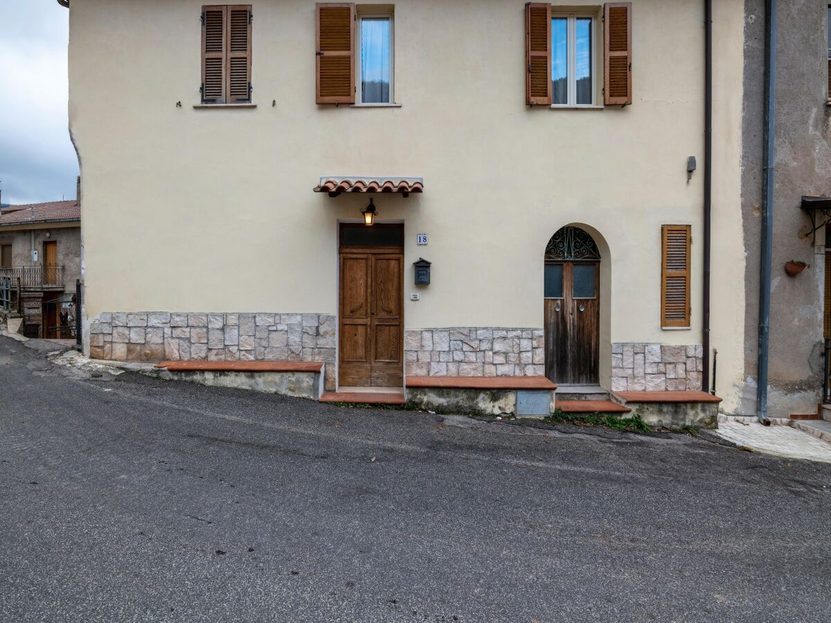 Apartment Geräumige Wohnung im Herzen von Valnerina - Outdoor photo 4