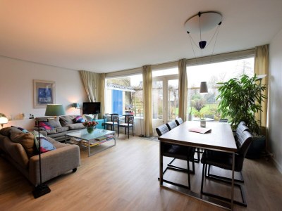 Holiday house Terrassenwohnung mit üppigem Garten - Holiday house