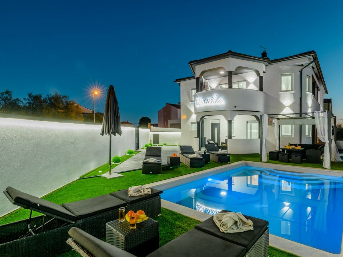 Apartment Complex Villa White - Three bedroom A4 - Outdoor photo 4