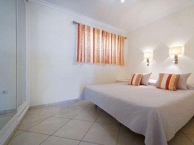 Apartment by the sea with terrace - Features photo 14