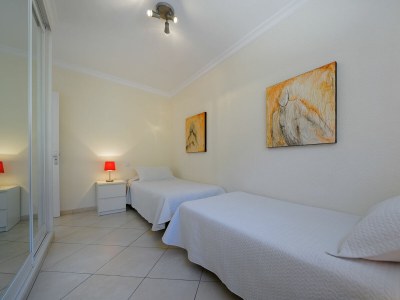 Apartment by the sea with terrace - Features photo 19