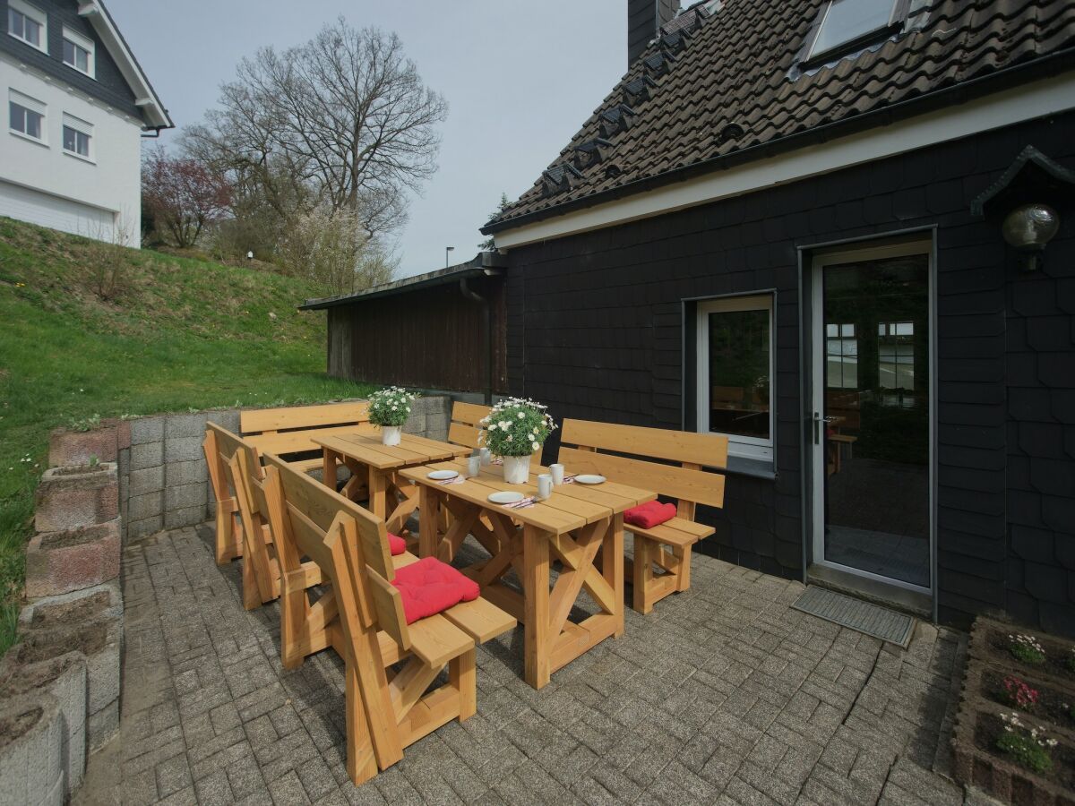 Holiday house Geräumiges Ferienhaus im Sauerland mit Garten - Outdoor photo 3