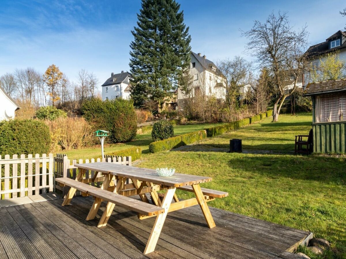 Holiday house Geräumiges Ferienhaus bei Winterberg - Outdoor photo 2