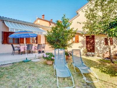 Holiday house MELITA cozy terrace and large garden - Outdoor photo 10