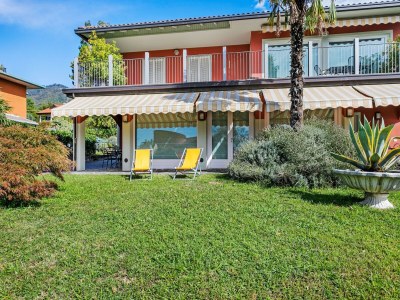 Villa Sunny Villa with Terrace in Comerio - Villa