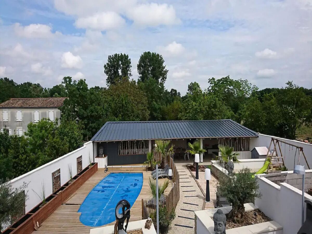 Holiday house Amazing villa in Nuaillé-d'Aunis with sauna