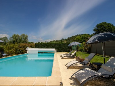 Holiday house Ferienhaus in Gargas mit Pool und Natur - Outdoor photo 8