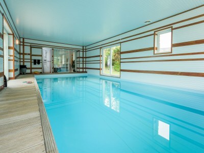 Holiday house Spacious holiday home with heated indoor pool - Outdoor photo 5