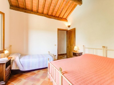 Apartment Apartment with Garden, Pool - Features photo 21