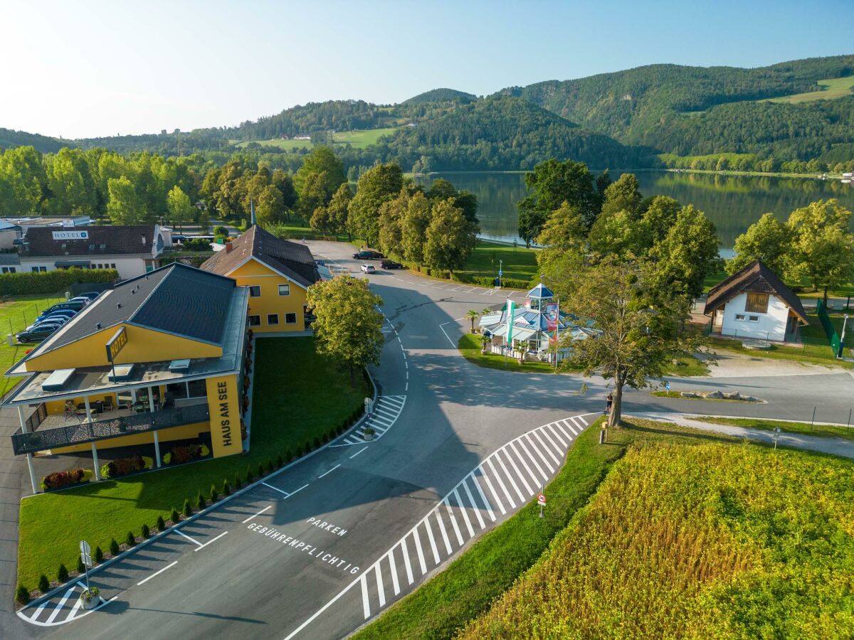 Apartment Appartement mit Seeblick und Terrasse/Balkon