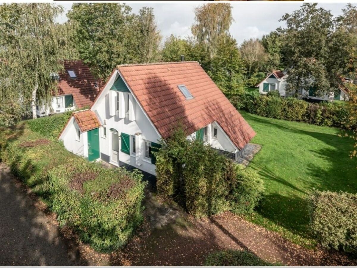 Holiday park Quietly situated country house, near Langweer - Outdoor photo 3