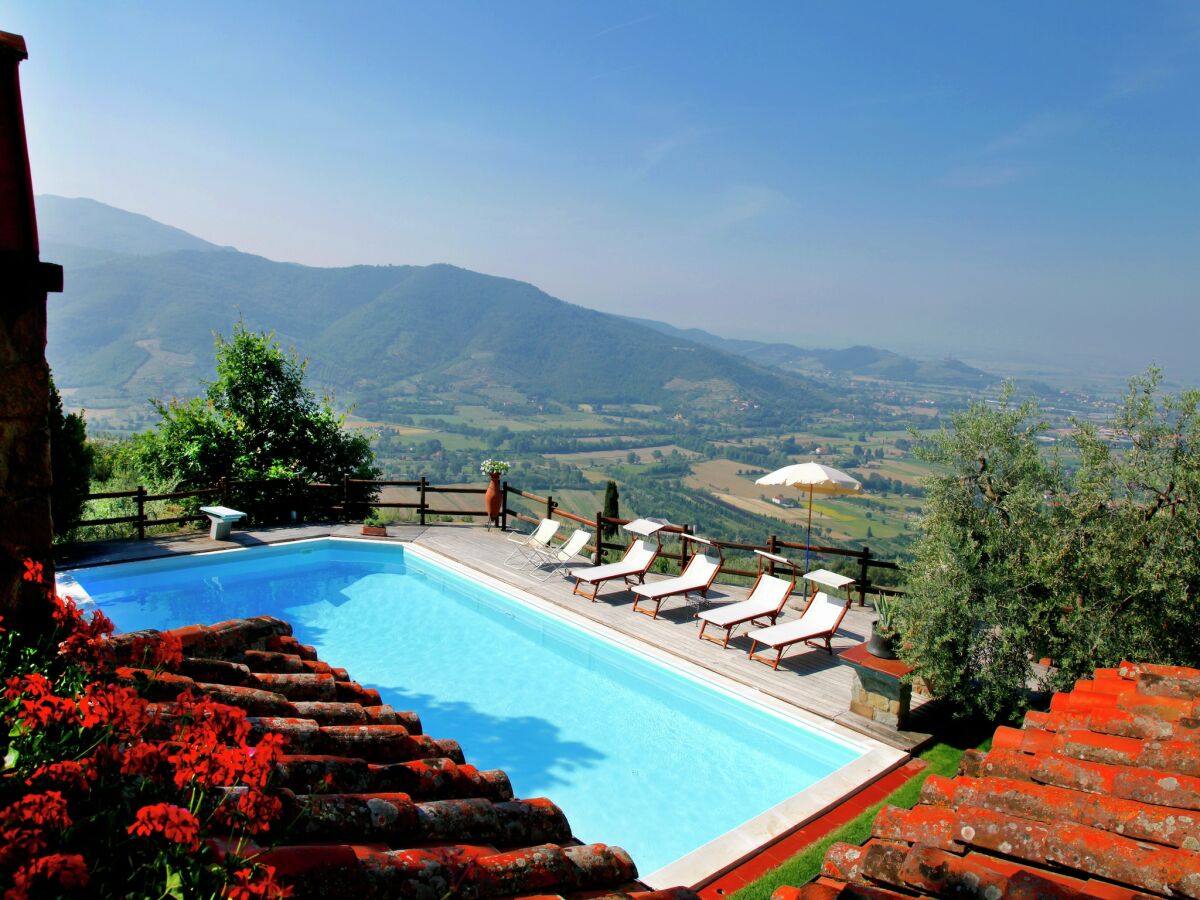 Villa Villa in der Toskana mit Pool und Talblick