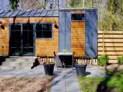 Holiday house Tiny House in Hoogersmilde mit Garten und Parkplatz - Outdoor photo 9