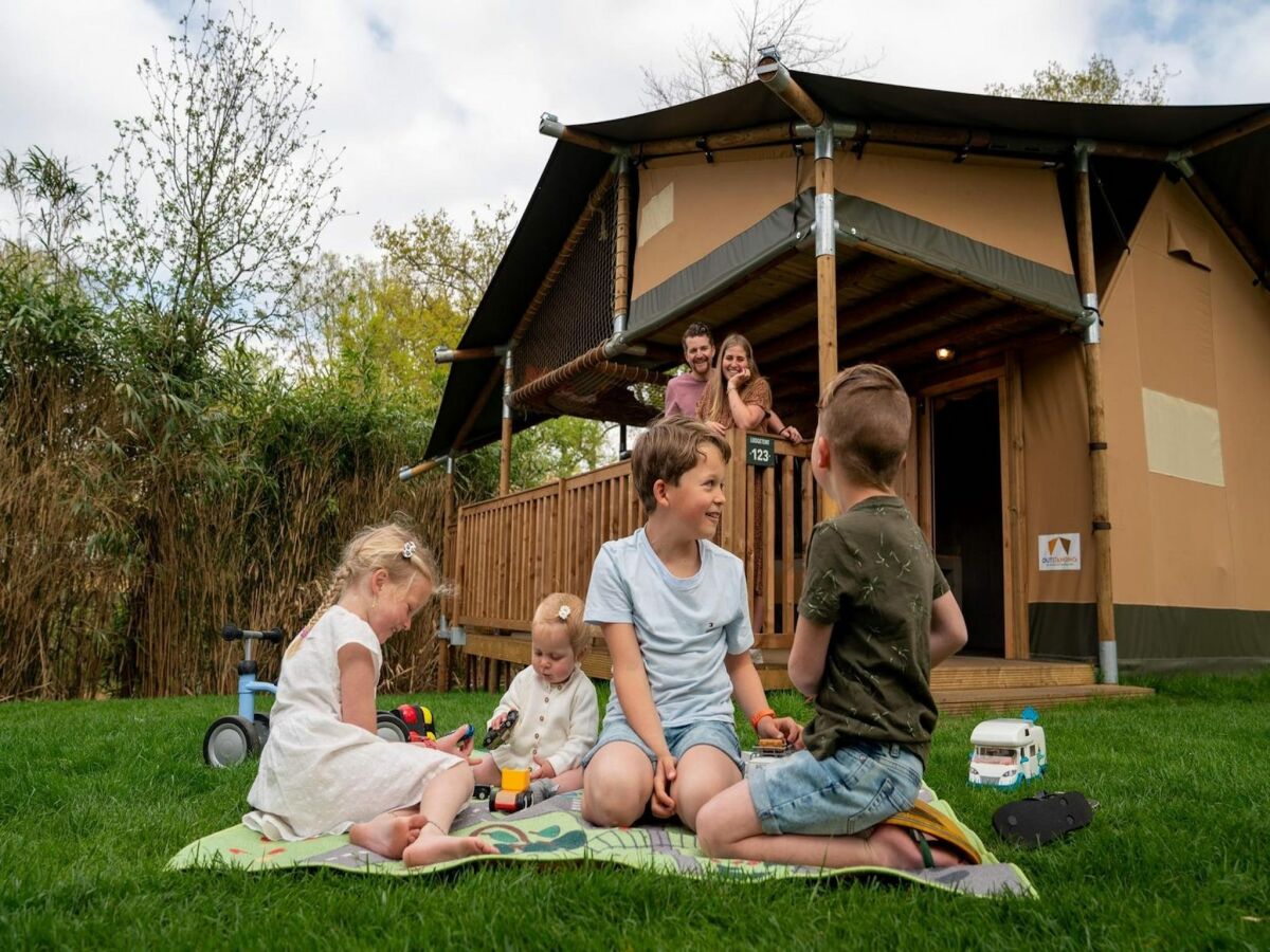 Holiday park Glamping Tent by Lake De Rhederlaag - Outdoor photo 2