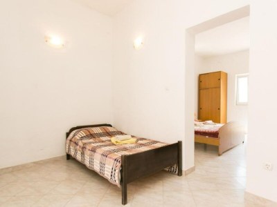 Apartment Apartmetns Franka Saplunara-One-Bedroom Apartment with Terrace and Sea View No2 - Features photo 3