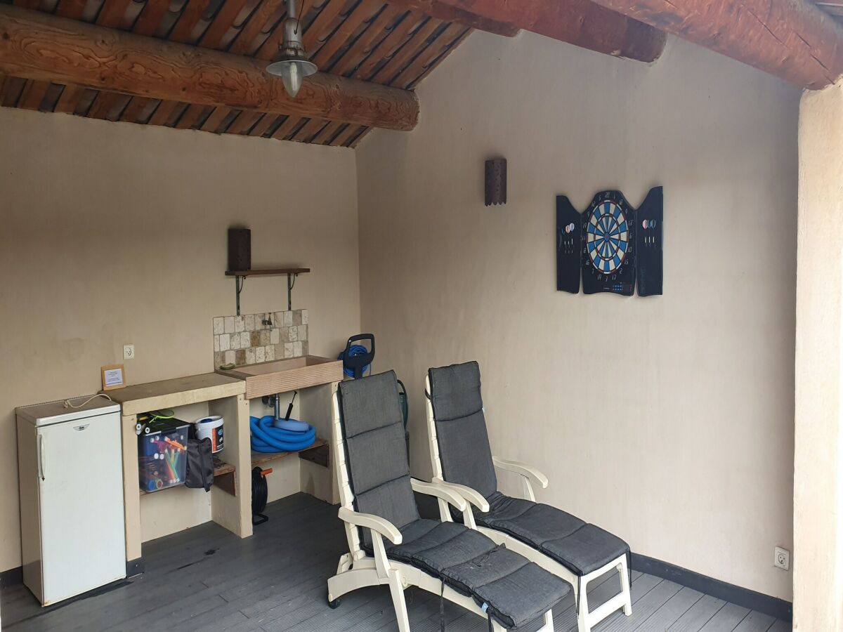 Holiday house Simplistic Holiday Home in Orgon with Swimming Pool - Outdoor photo 5