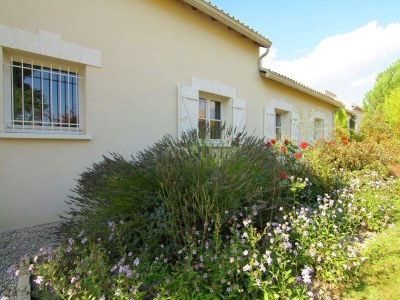 Villa Charming villa in Rouzède with private garden - Outdoor photo 2