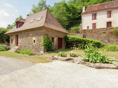 Holiday house Holiday home near river with pool in Green Périgord - Holiday house