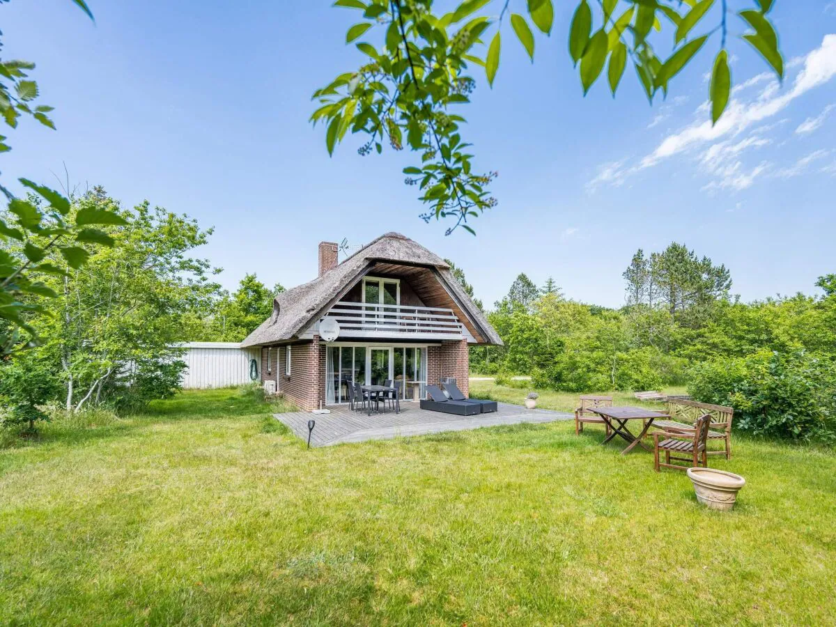Holiday house 6 person holiday home in Henne - Outdoor photo 4