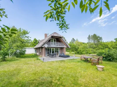 Holiday house 6 person holiday home in Henne - Outdoor photo 4