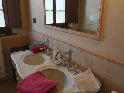 Farmhouse Farmhouse with pool in Montepulciano - Features photo 31