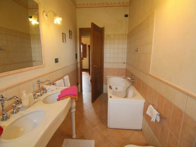 Farmhouse Ruhiger Bauernhof in 

 Montepulciano mit Pool - Features photo 25