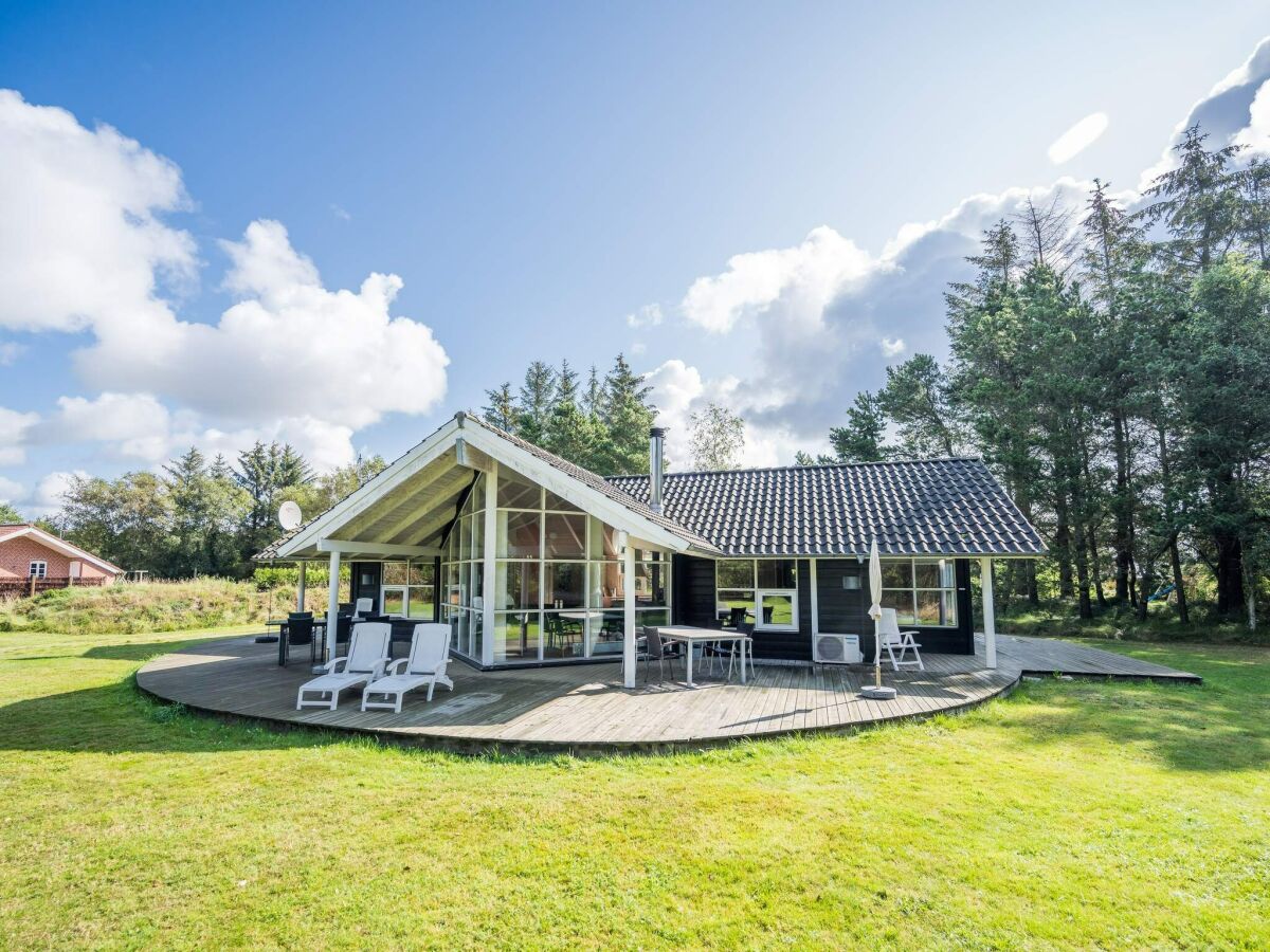 Holiday house 6 person holiday home in Blåvand