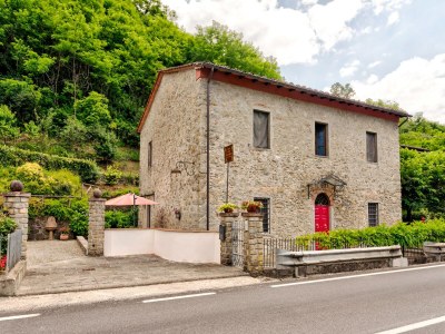 Holiday house Gelassenes Ferienhaus mit privatem Pool - Outdoor photo 4