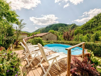 Holiday house Gelassenes Ferienhaus mit privatem Pool - Outdoor photo 9