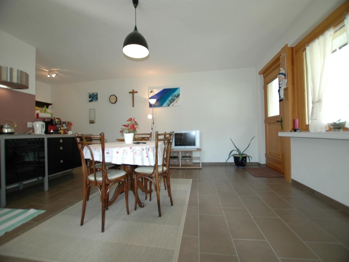 Apartment Helle Ferienwohnung in Blatten mit offener Küche