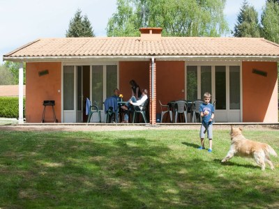 Holiday house Beautiful gîte with terrace in Sauzé-Vaussais - Outdoor photo 4