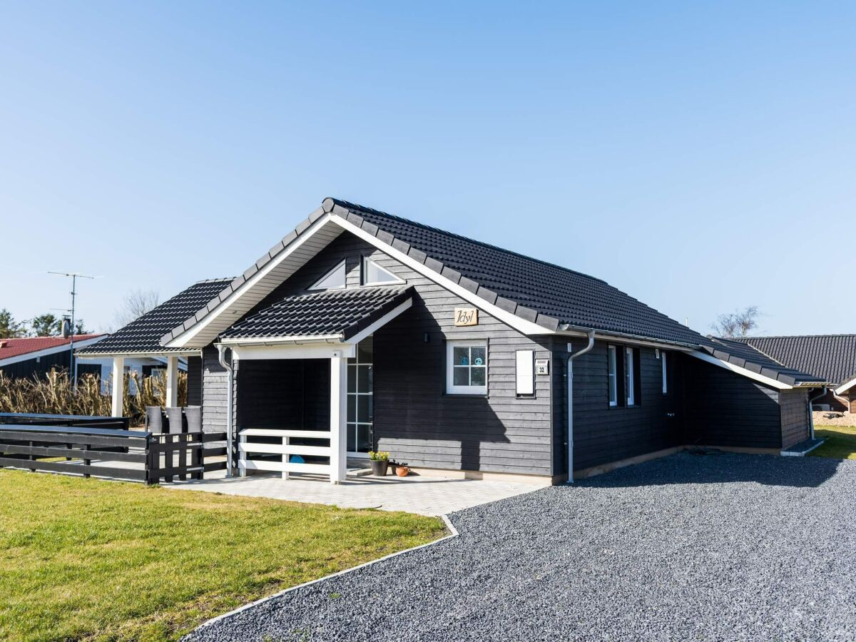 Holiday house 6 person holiday home in Hemmet