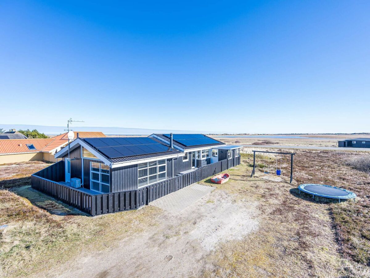 Holiday house 6 person holiday home in Hvide Sande