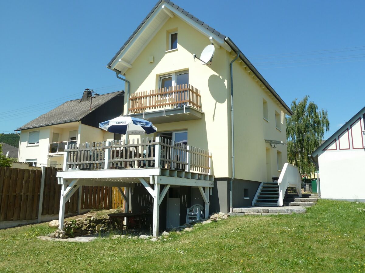 Holiday house Geräumiges Ferienhaus in Stipshausen mit Terrasse