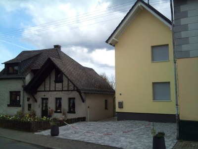 Holiday house Geräumiges Ferienhaus in Stipshausen mit Terrasse - Outdoor photo 4