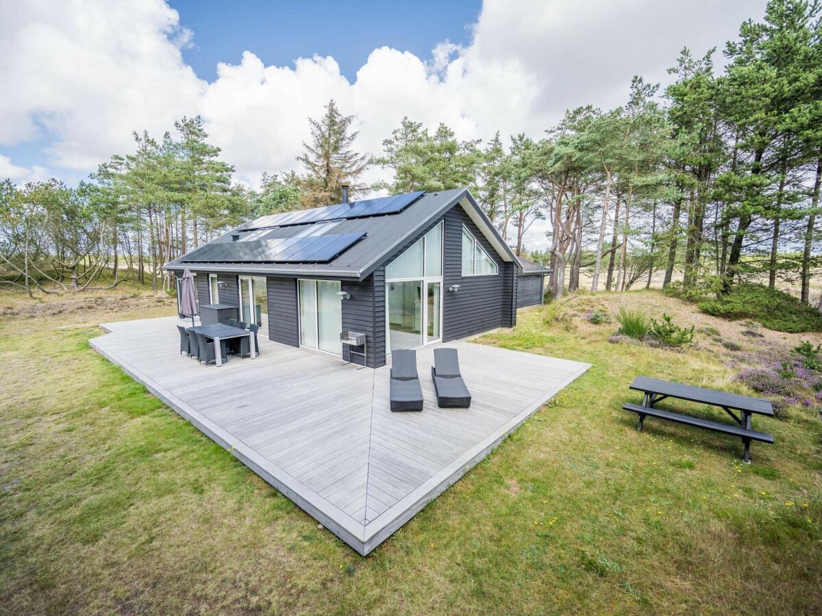 Holiday house 6 person holiday home in Blåvand