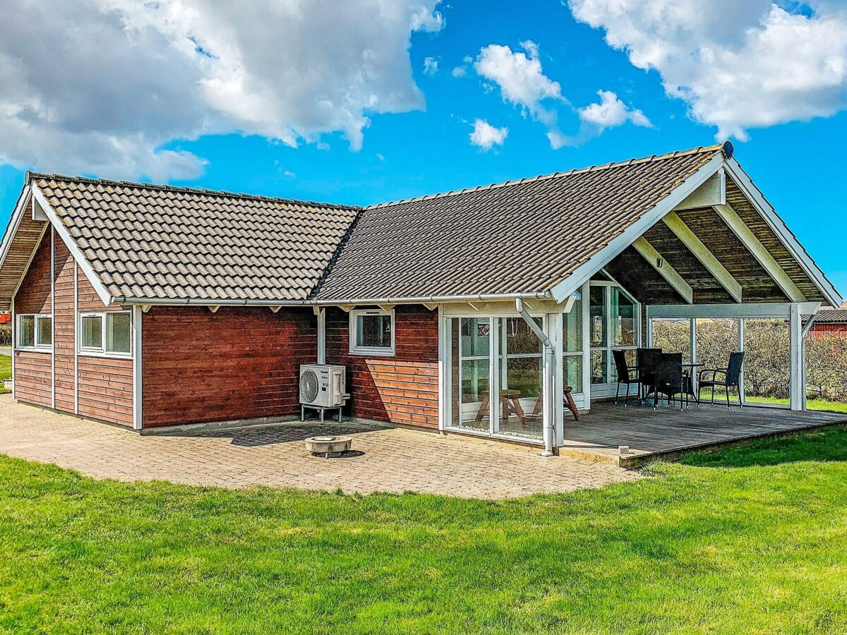 Holiday house 6 person holiday home in Lemvig