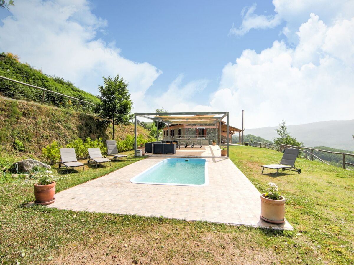 Villa Belvilla by OYO Villa in Torre di Ruggiero - Outdoor photo 3