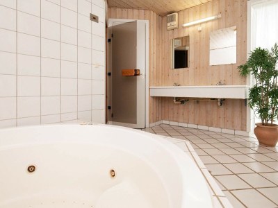 Holiday park 10 person holiday home on a holiday park in Blåvand - Outdoor photo 17