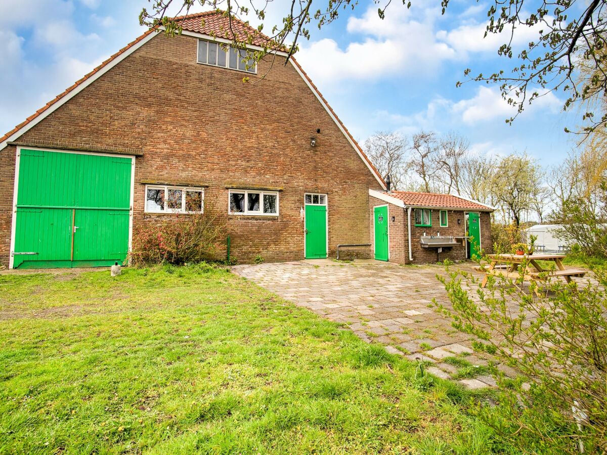 Holiday house Gemütliches Ferienhaus in Sint Maartensvlotbrug mit gemeinsamer Terrasse