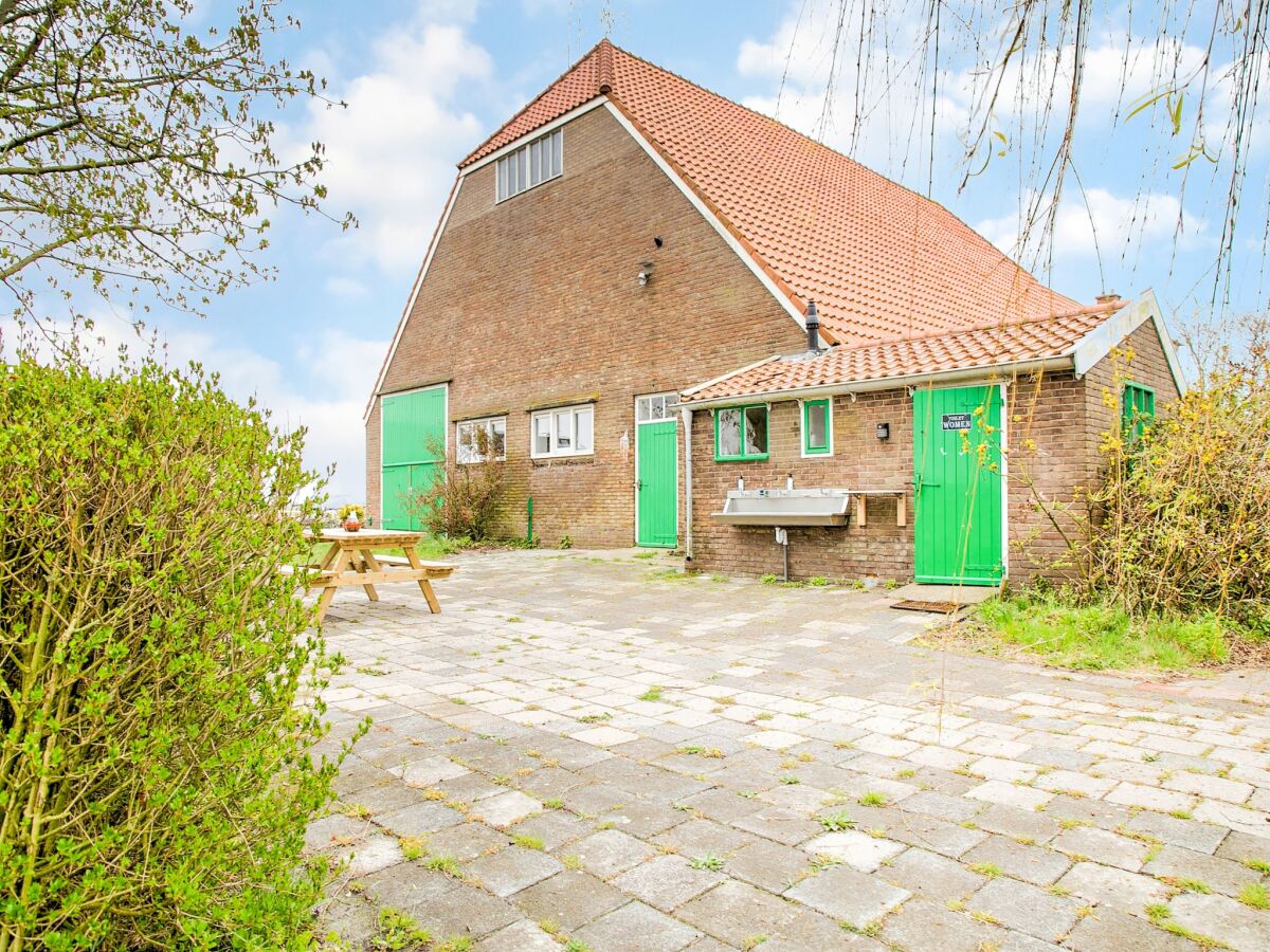Holiday house Gemütliches Ferienhaus in Sint Maartensvlotbrug mit gemeinsamer Terrasse - Outdoor photo 3