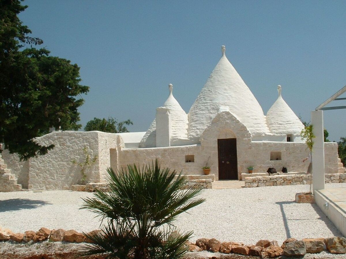 Villa Belvilla by OYO La Marcanna