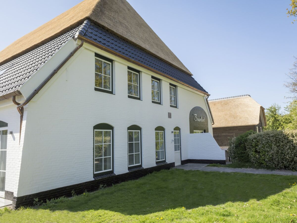 Farmhouse Apartment in tasteful farmhouse in De Cocksdorp, on the Wadden island of Texel
