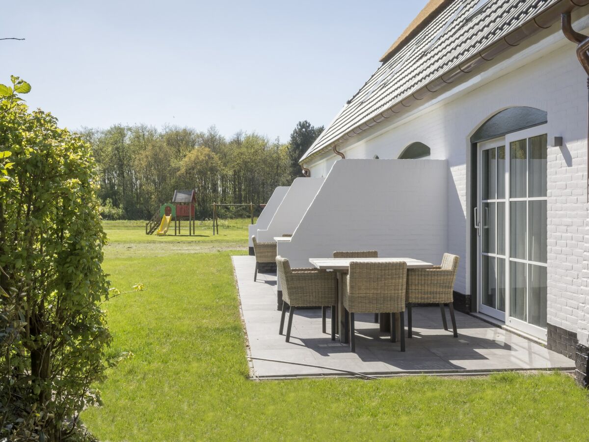 Farmhouse Apartment in tasteful farmhouse in De Cocksdorp, on the Wadden island of Texel - Outdoor photo 3