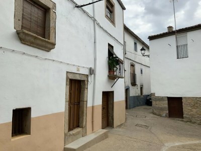 Holiday house Holiday Home in Villamiel with Mountain Views - Outdoor photo 3