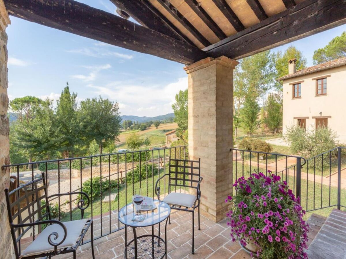 Apartment Charmantes Apartment in Montone mit Garten - Outdoor photo 3