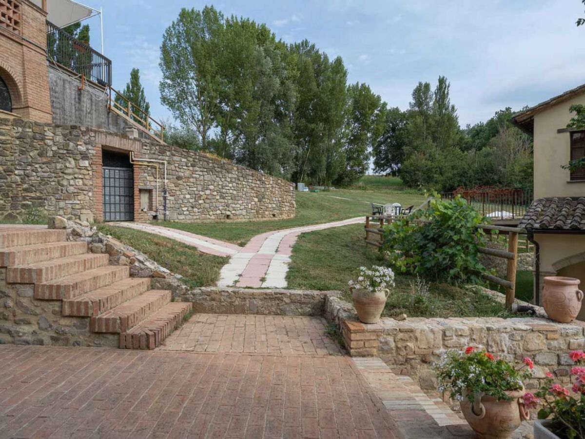 Apartment Charmantes Apartment in Montone mit Garten - Outdoor photo 5